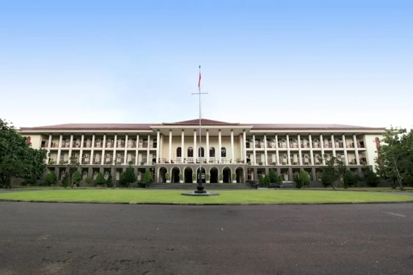5 universitas terbaik di indonesia