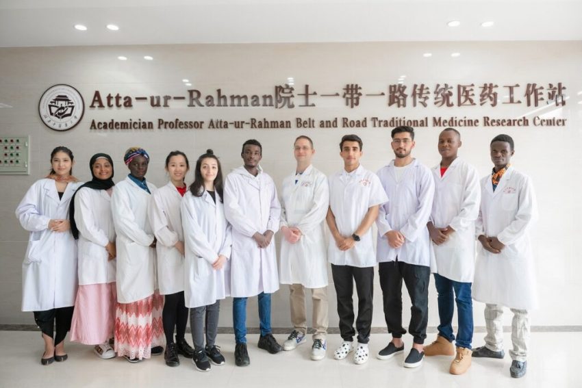 Pendidikan Fakultas Kesehatan China