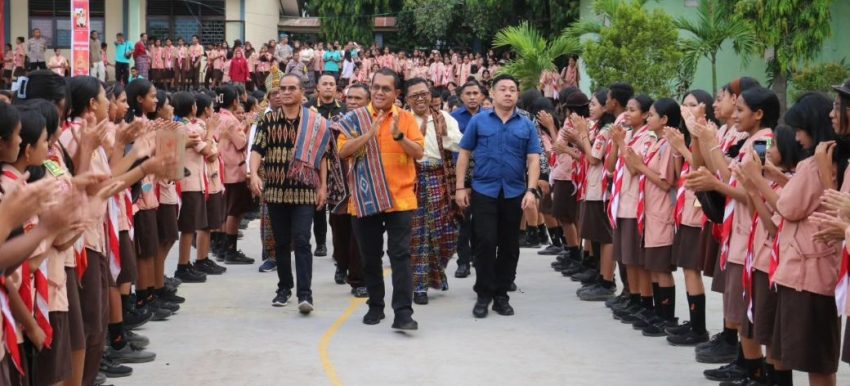 Pendidikan NTT dari Batu